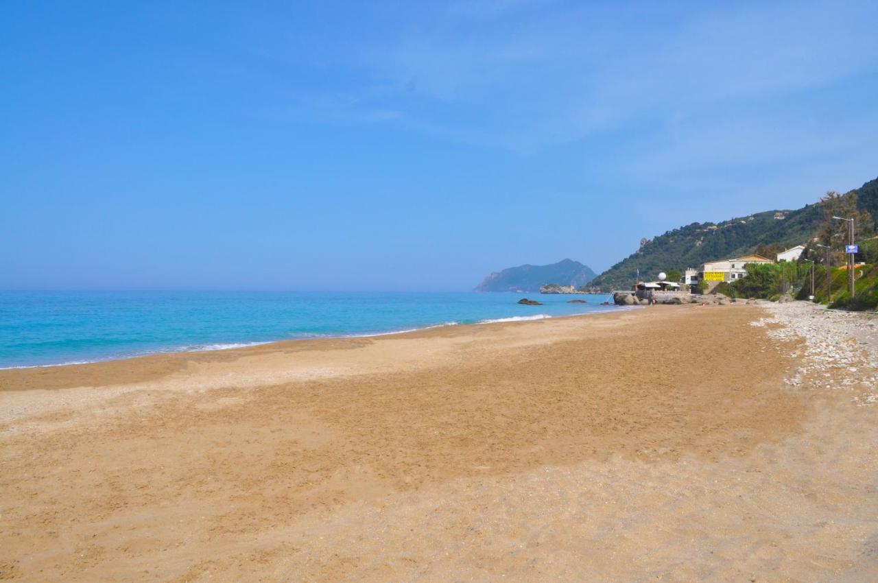 Natalia Apartment B With Panoramic Sea Views Of Agios Gordios Bay Extérieur photo
