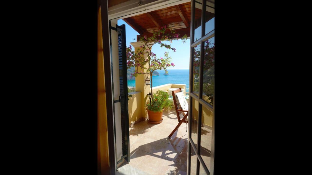 Natalia Apartment B With Panoramic Sea Views Of Agios Gordios Bay Extérieur photo