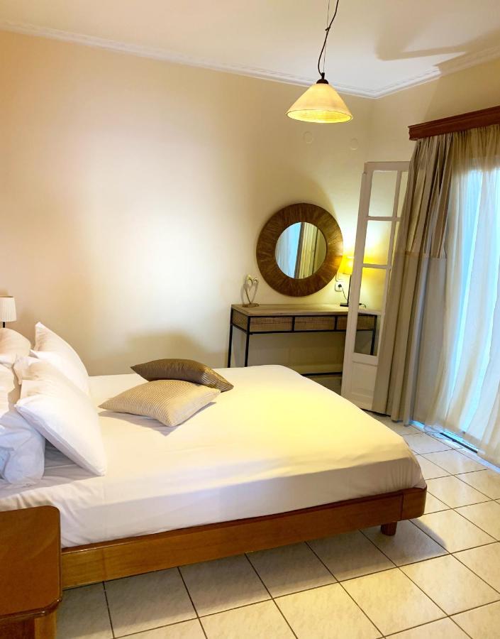 Natalia Apartment B With Panoramic Sea Views Of Agios Gordios Bay Extérieur photo