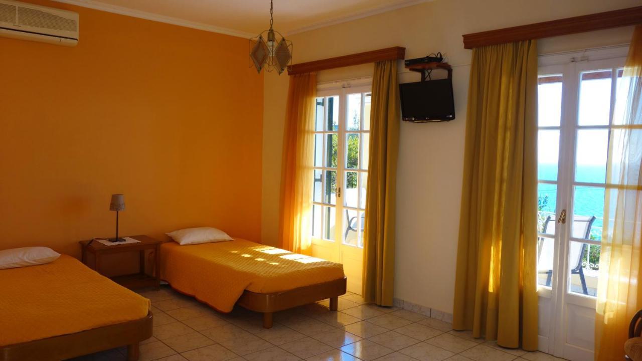 Natalia Apartment B With Panoramic Sea Views Of Agios Gordios Bay Extérieur photo