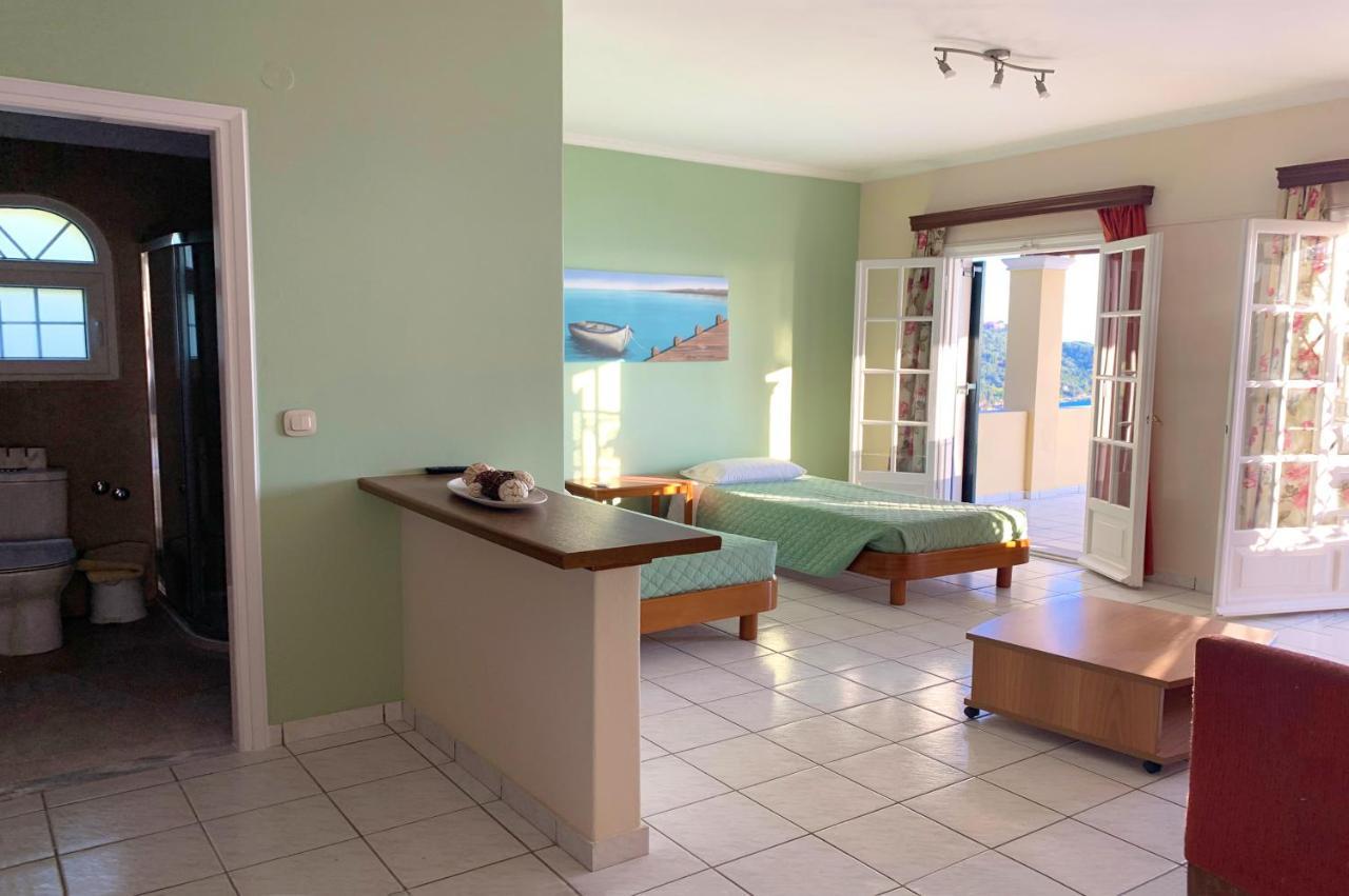 Natalia Apartment B With Panoramic Sea Views Of Agios Gordios Bay Extérieur photo