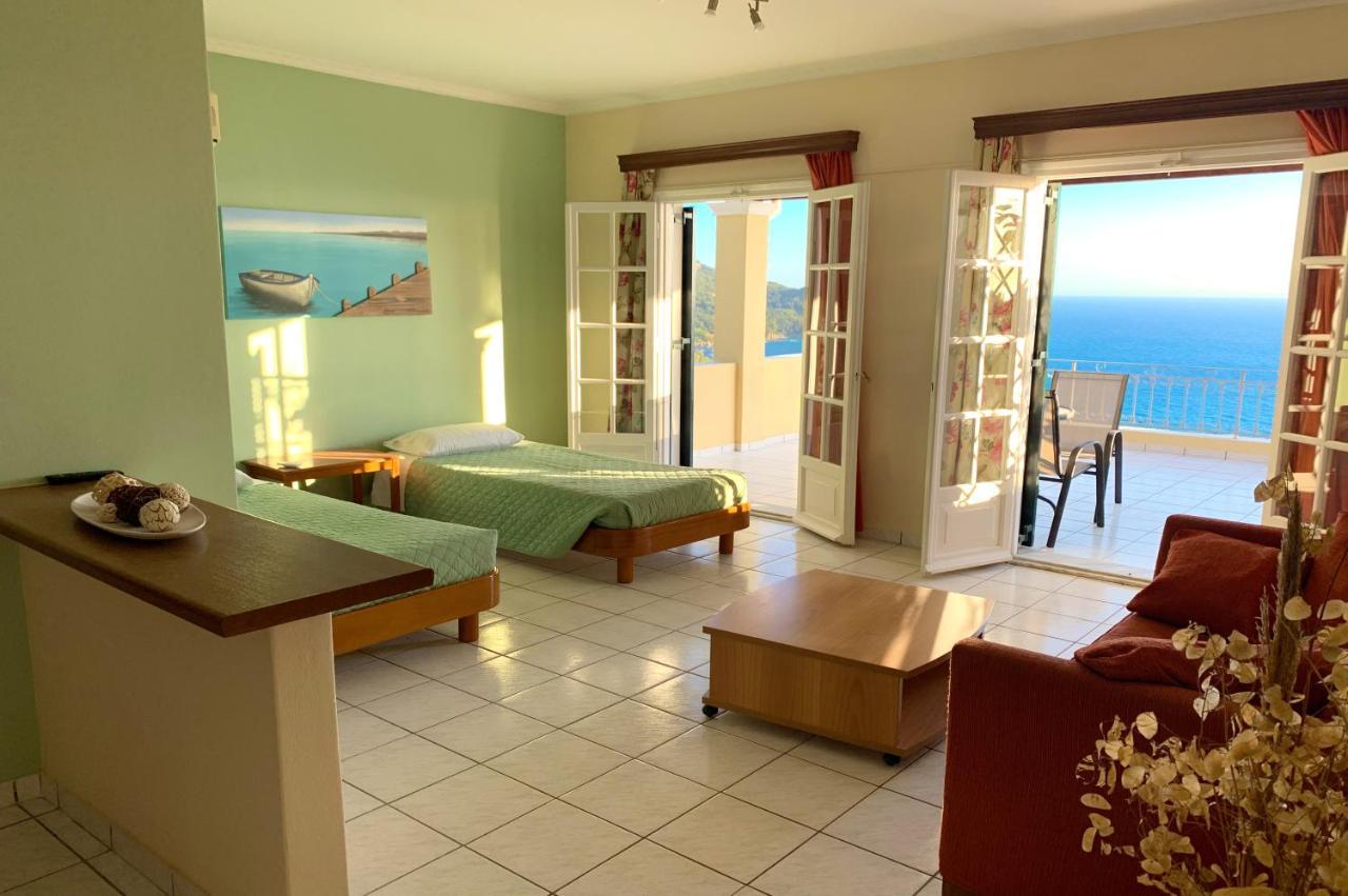 Natalia Apartment B With Panoramic Sea Views Of Agios Gordios Bay Extérieur photo